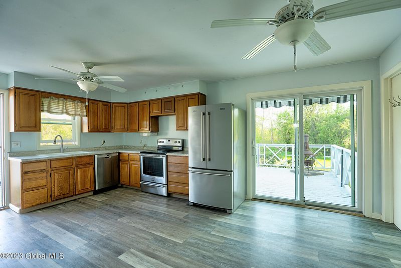 5th image of 100 Wagner Road