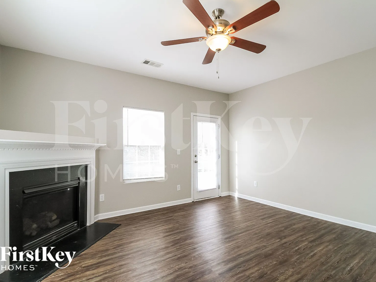 5 bed, 2.5 bath, 2690 sqft, $1,895 — Photo 4