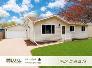 5817 W 49th St, Sioux Falls, SD 57106