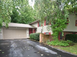 418 Macintosh Dr, Rochester, NY 14626