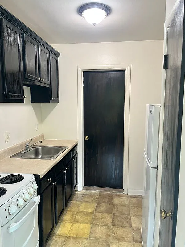 1 bed, 1.0 bath, 550 sqft, $950 — Photo 4