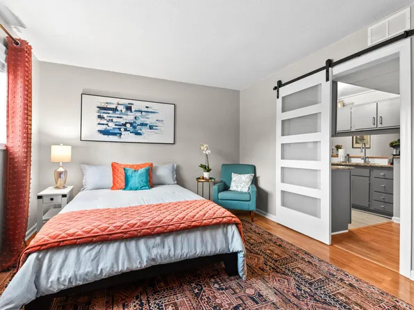 807 W Trinity Ave APT 220, Durham, NC 27701