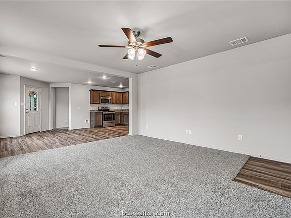 5th image of 1641 Lucky St