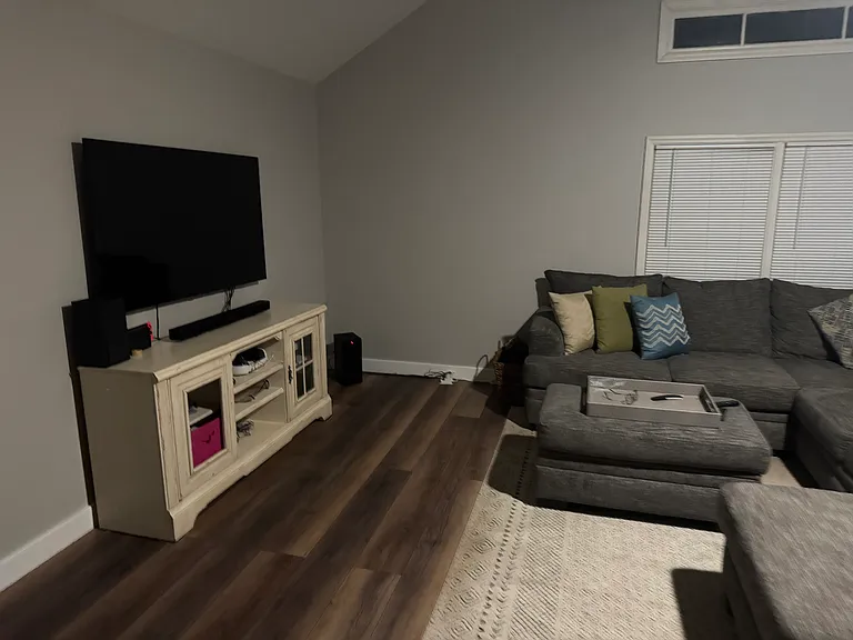405 Wexford Ct — Photo 12