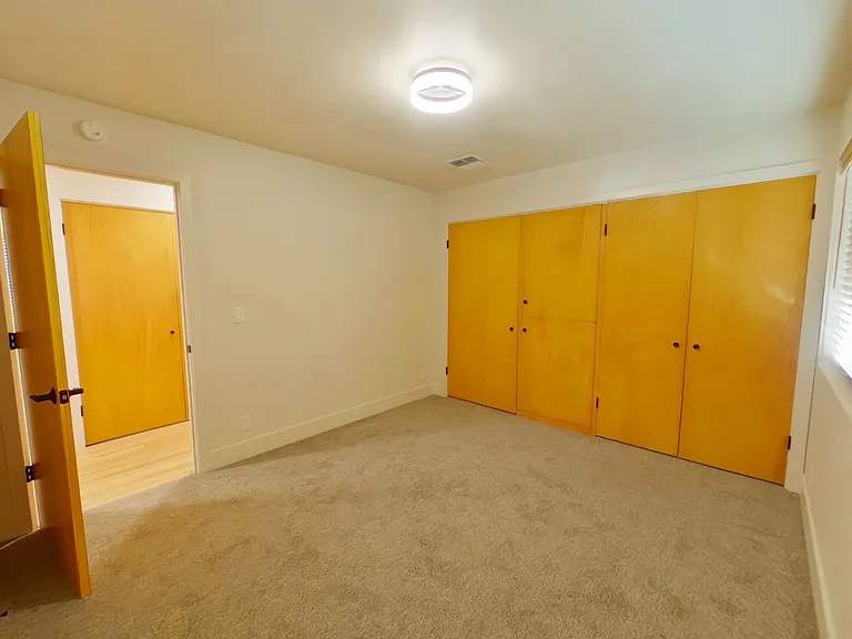 3240 S Louis Ln — Photo 17