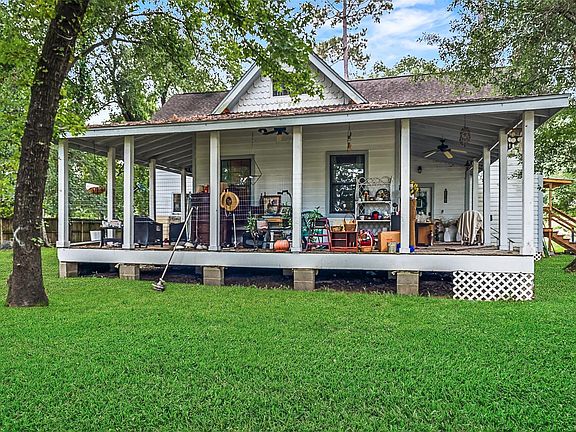 2nd image of 2319 Creekleaf Rd