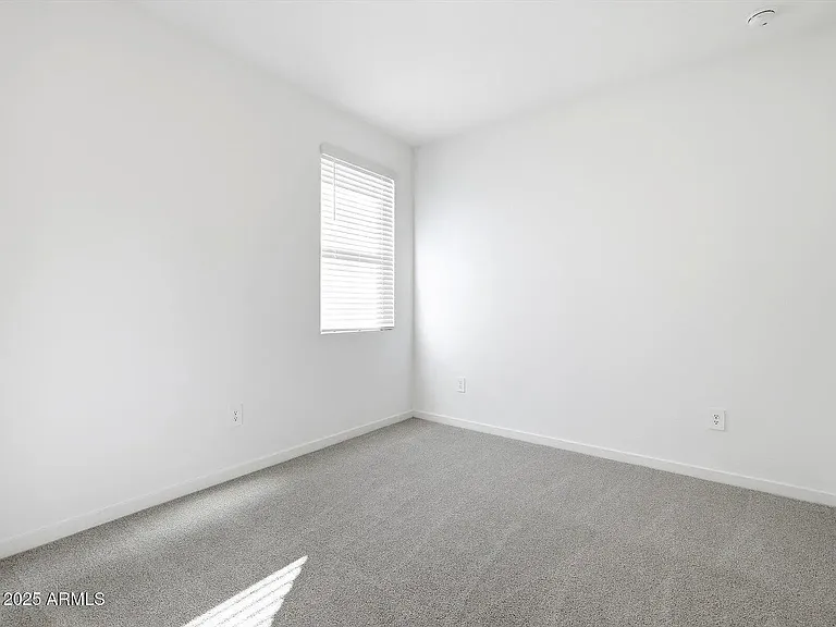 24637 W Grove St — Photo 15