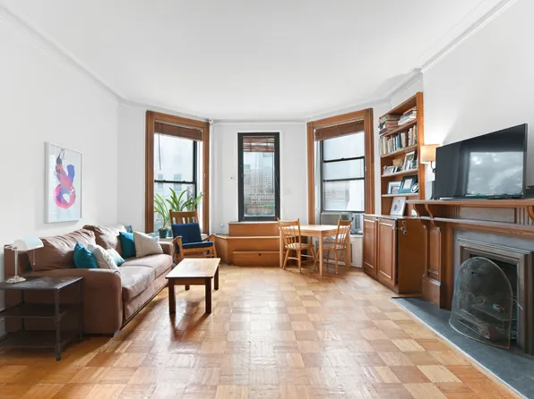 142 East 37th Street image 2 of 6