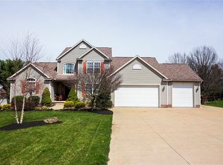 531 Woodhaven Dr, Uniontown, OH 44685