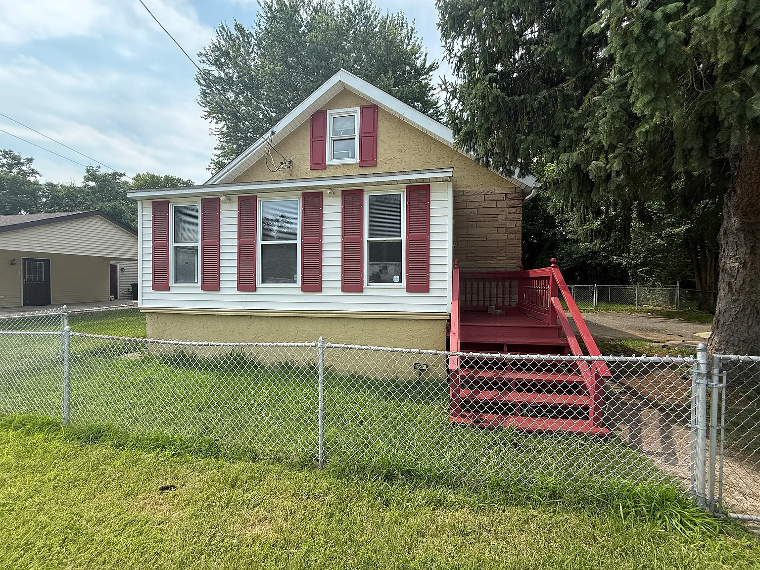 2320 W 11th St — Photo 1