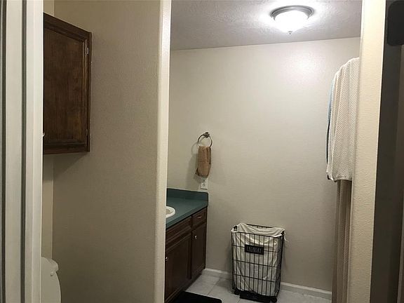 5th image of 19 Forest Creek Dr