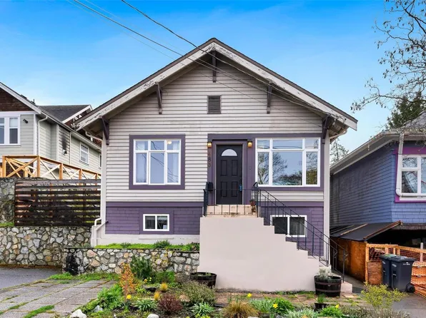 483 Constance Ave, Esquimalt, BC V9A 6N2