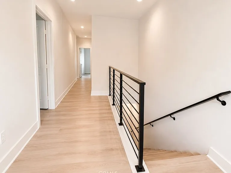 2400 Aperture Cir — Photo 8