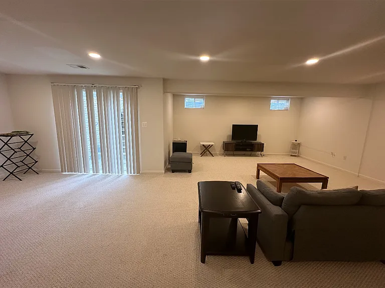 8724 Skyview Dr — Photo 2