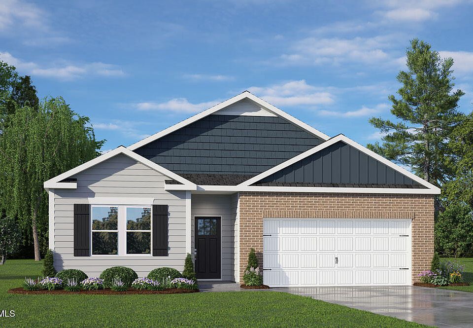 1st image of 425 Conifer Street