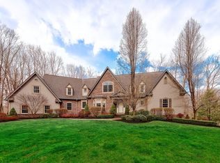 15560 Priorway Dr, Novelty, OH 44072