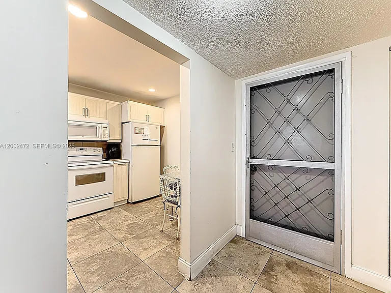410 SE 2nd St #115 — Photo 2