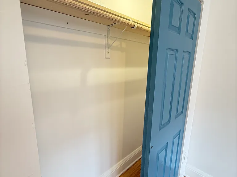 5542 N Artesian Ave #1B — Photo 12