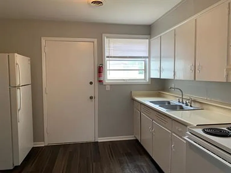 615 Cedarwood Dr — Photo 33