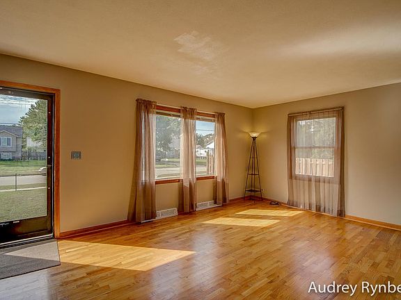 5th image of 5626 Haughey Ave SW