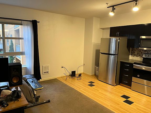 3rd image of 118 107th Ave NE Unit B201
