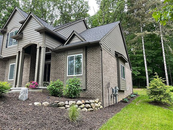 3rd image of 8308 Alta Vista Dr