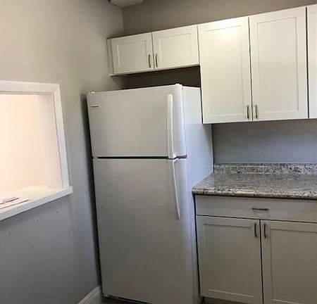 4th image of 1286 NE 30th St APT 3