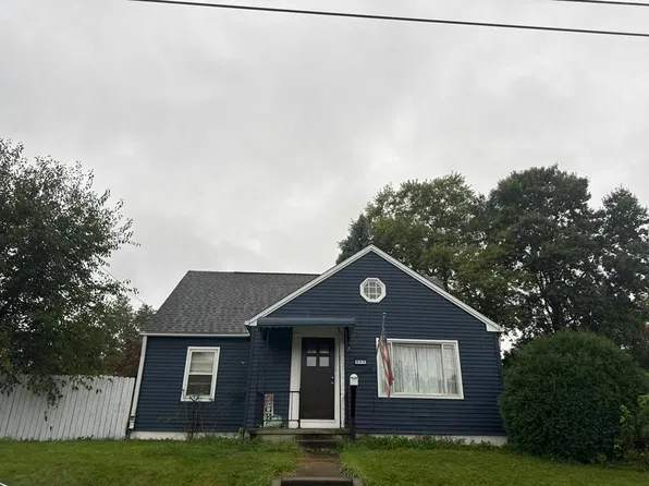 953 9th St NE, Massillon, OH 44646
