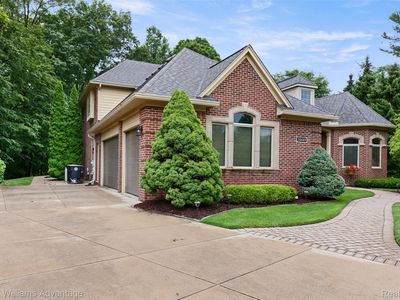 30489 Munger Dr, Livonia, MI, 48154