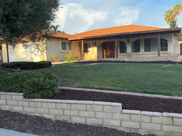 29780 Sloop Dr, Canyon Lake, CA 92587