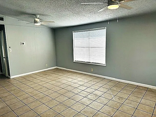 2 bed, 1.0 bath, 850 sqft, $1,600 — Photo 3