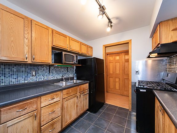 2nd image of 1625 Ashland Ave #2A
