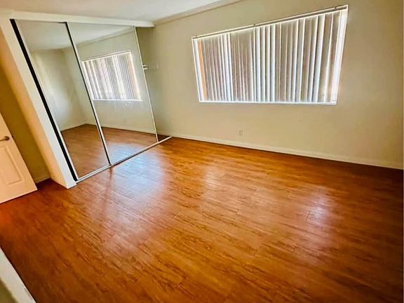 4th image of 10900 S Magnolia Ave APT 11