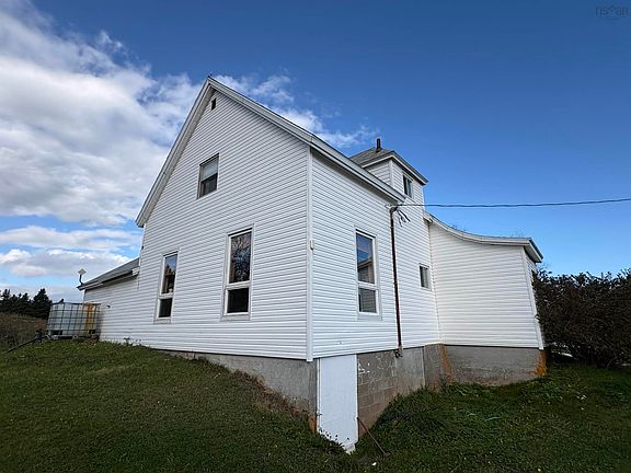 3rd image of 240 Bona Rd