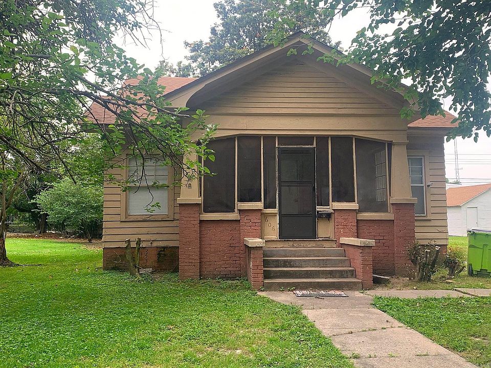 1st image of 606 S College St