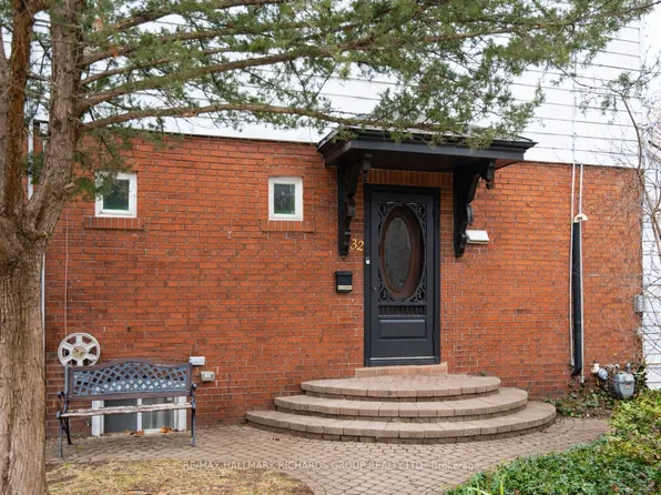 32 Costain Ave, Toronto, ON M4E 2G6