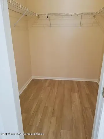 1061 Roseberry Ct — Photo 3