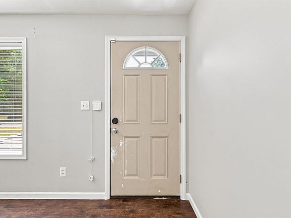 4th image of 1016 W 12th St