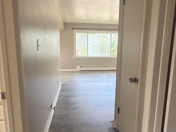 224 Clark St APT 4
