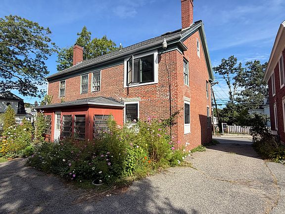 2nd image of 59 Government St