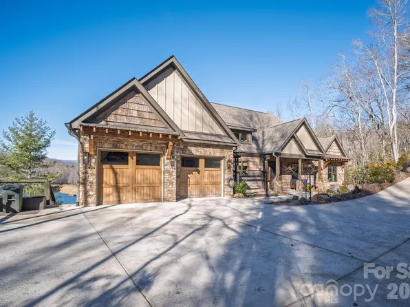 333 Kanasdatsi Dr, Brevard, NC 28712