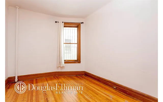 Sold by Douglas Elliman | media 26
