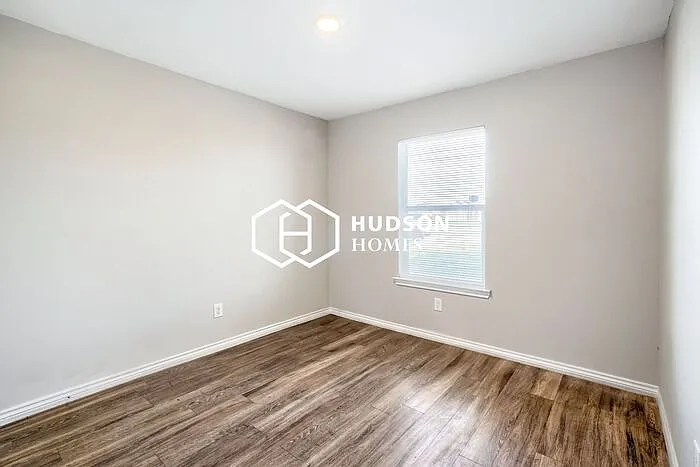 3520 E Colgate St — Photo 8