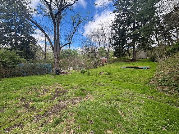 4th image of 3005 Laketon Rd