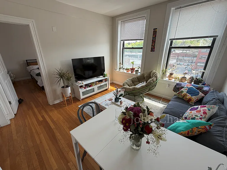 1932 Beacon St #4 — Photo 3