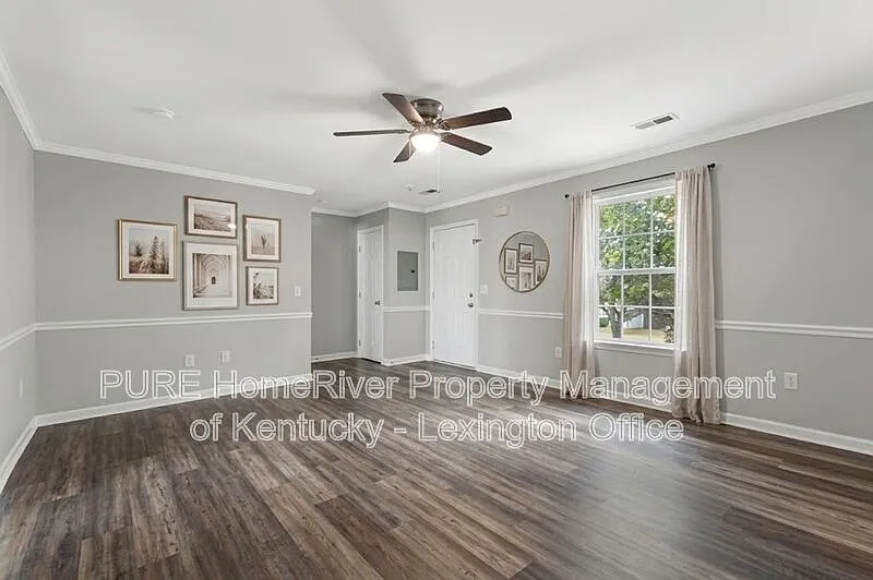 1053 Merrick Dr — Photo 4
