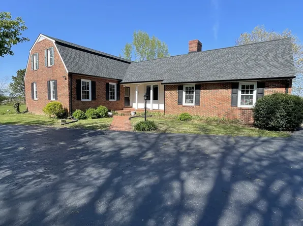 912 Long Creek Rd, Lafayette, TN 37083