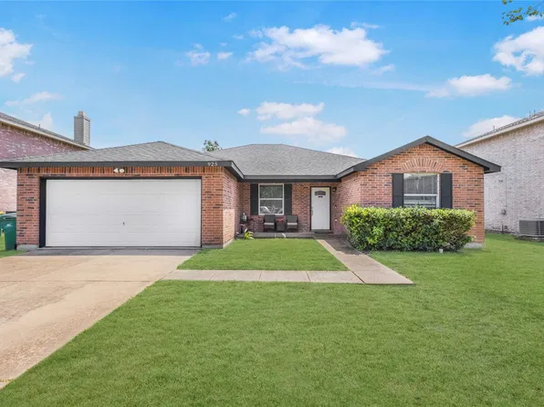925 Brooks Dr, Cedar Hill, TX 75104