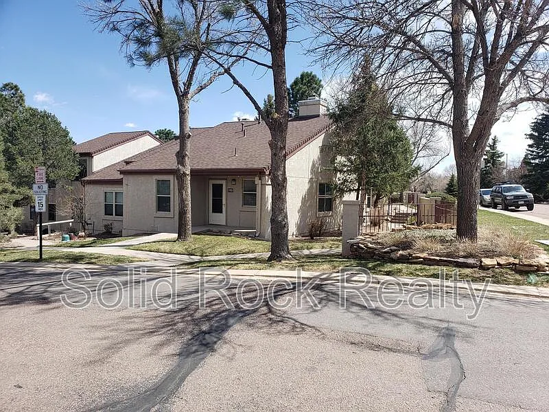Pinecliff Townhomes — Photo 1