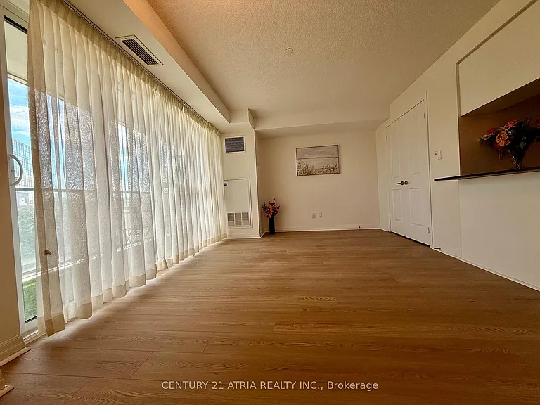 275 Yorkland Rd #303 — Photo 17